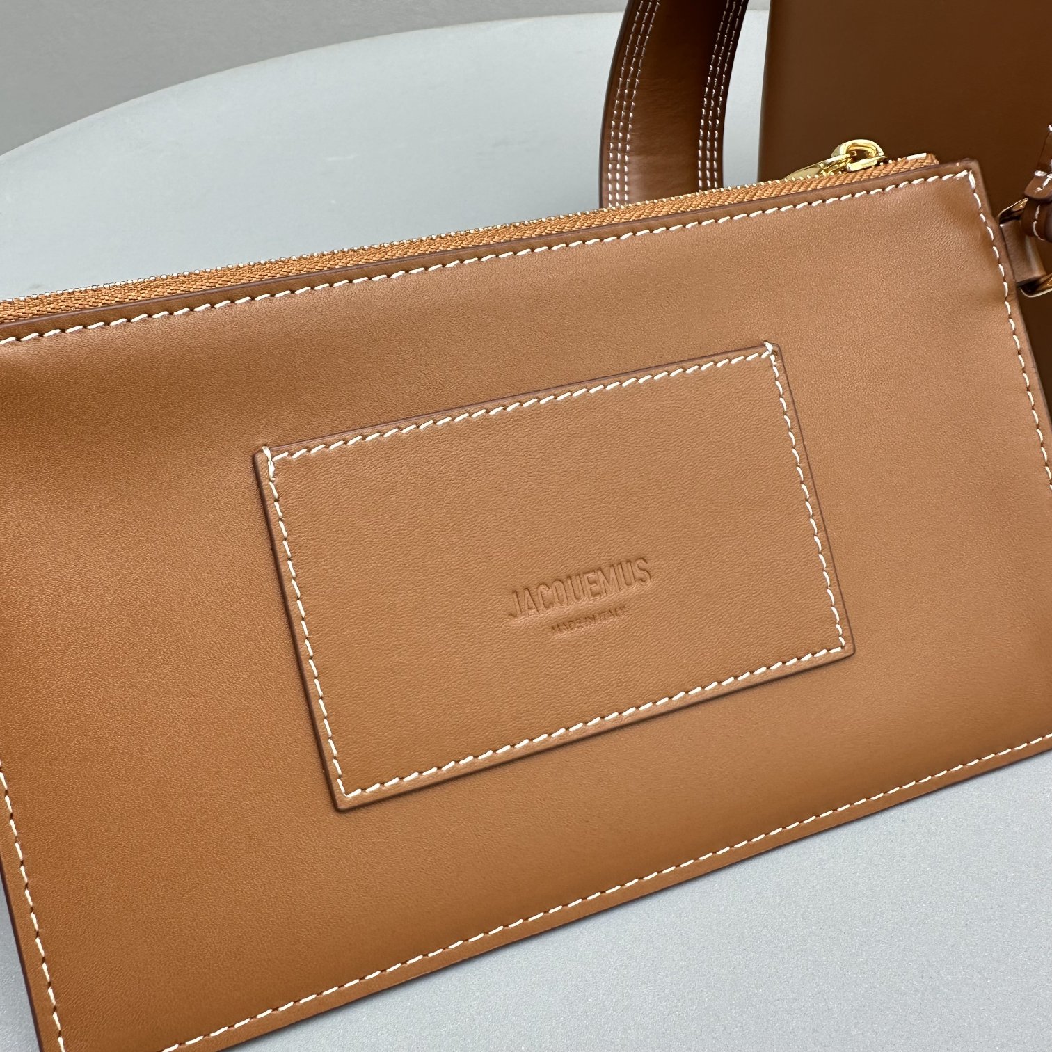 Bagsaaa Jacquemus Le Regalo Buckled Bucket Bag In Brown - 20*22*10CM