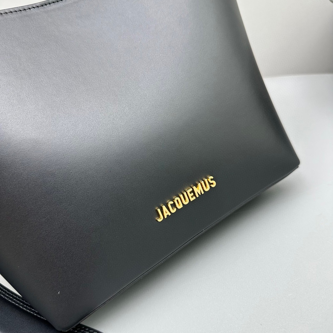 Bagsaaa Jacquemus Le Regalo Buckled Bucket Bag In Black - 20*22*10CM
