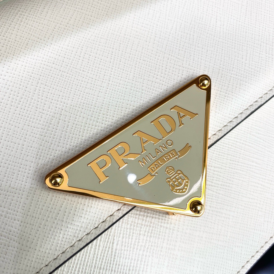 Bagsaaa Pra*a Embleme Saffiano shoulder bag in white