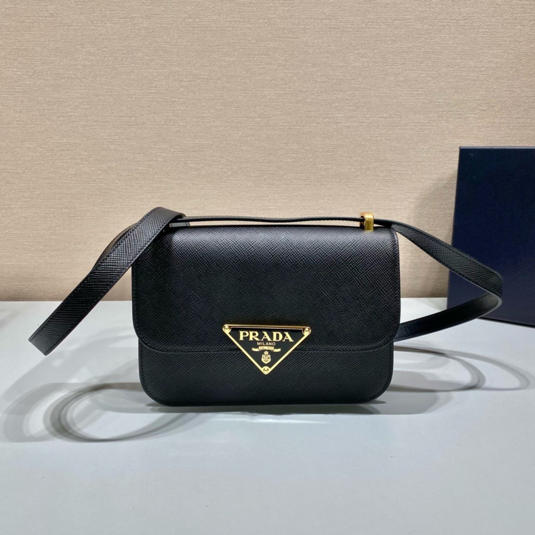 Bagsaaa Pra*a Embleme Saffiano shoulder bag in black - 22x15x6cm