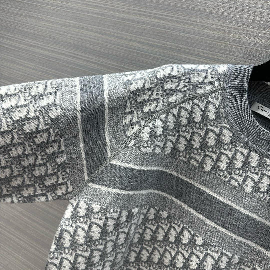 Bagsaaa D10r Reversible Crew-Neck Sweater Gray Double Sided