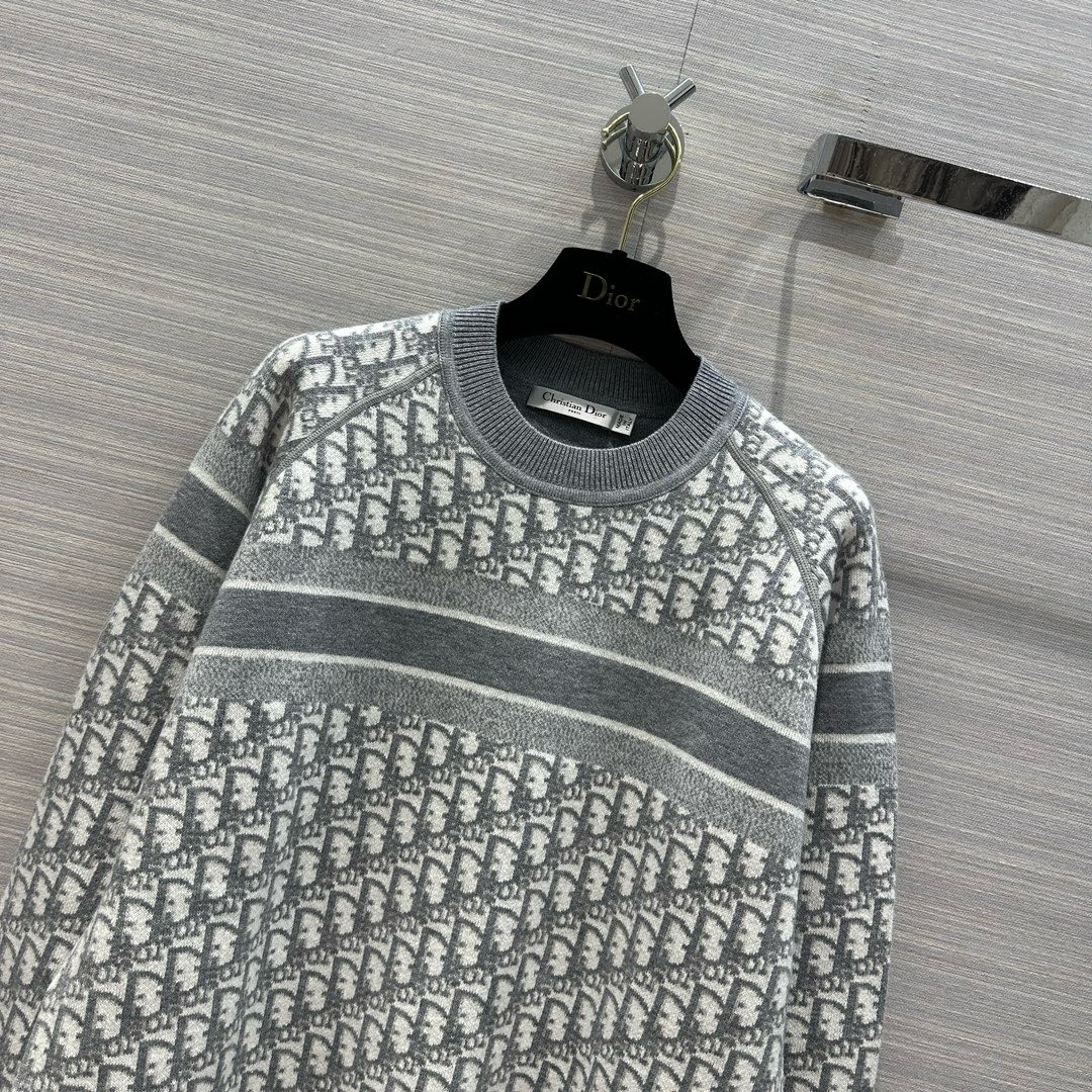 Bagsaaa D10r Reversible Crew-Neck Sweater Gray Double Sided
