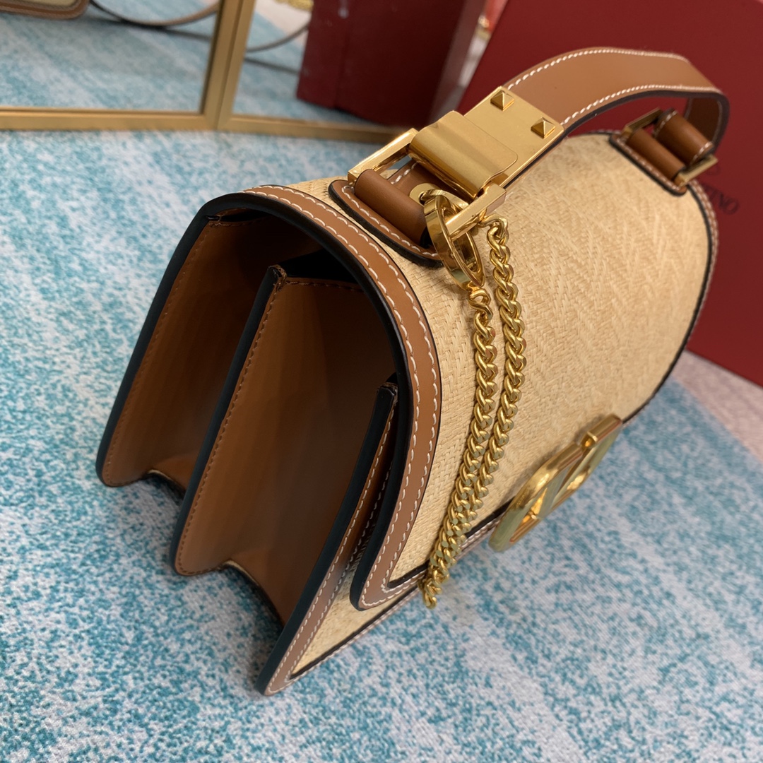 Bagsaaa Va1e*ntin0 Vlogo Shoulder Bag In Straw - 22*18*13 cm