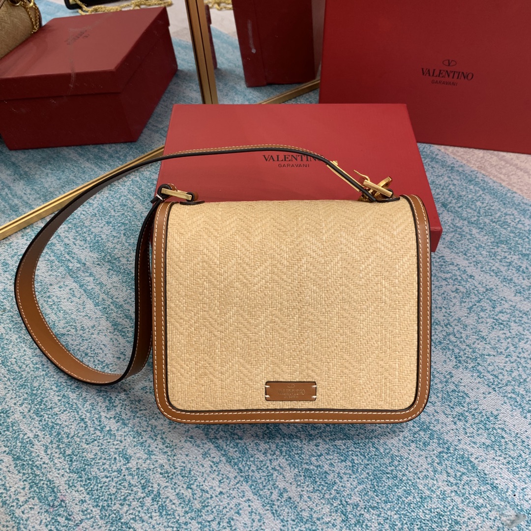 Bagsaaa Va1e*ntin0 Vlogo Shoulder Bag In Straw - 22*18*13 cm