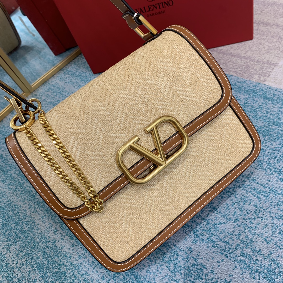Bagsaaa Va1e*ntin0 Vlogo Shoulder Bag In Straw - 22*18*13 cm