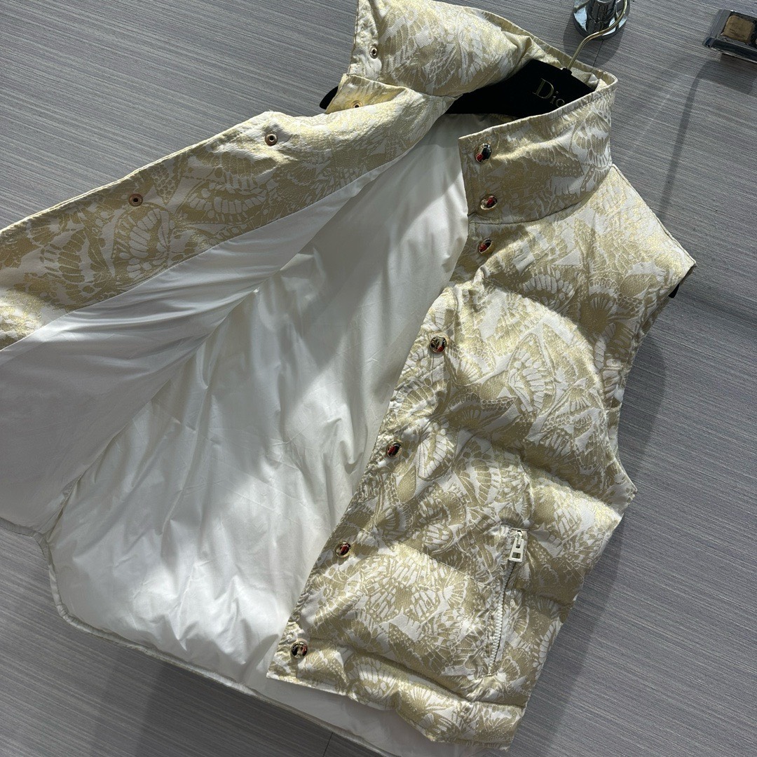 Bagsaaa D10r Alps Puffer Vest White Gold-Tone Allover Butterfly Motif