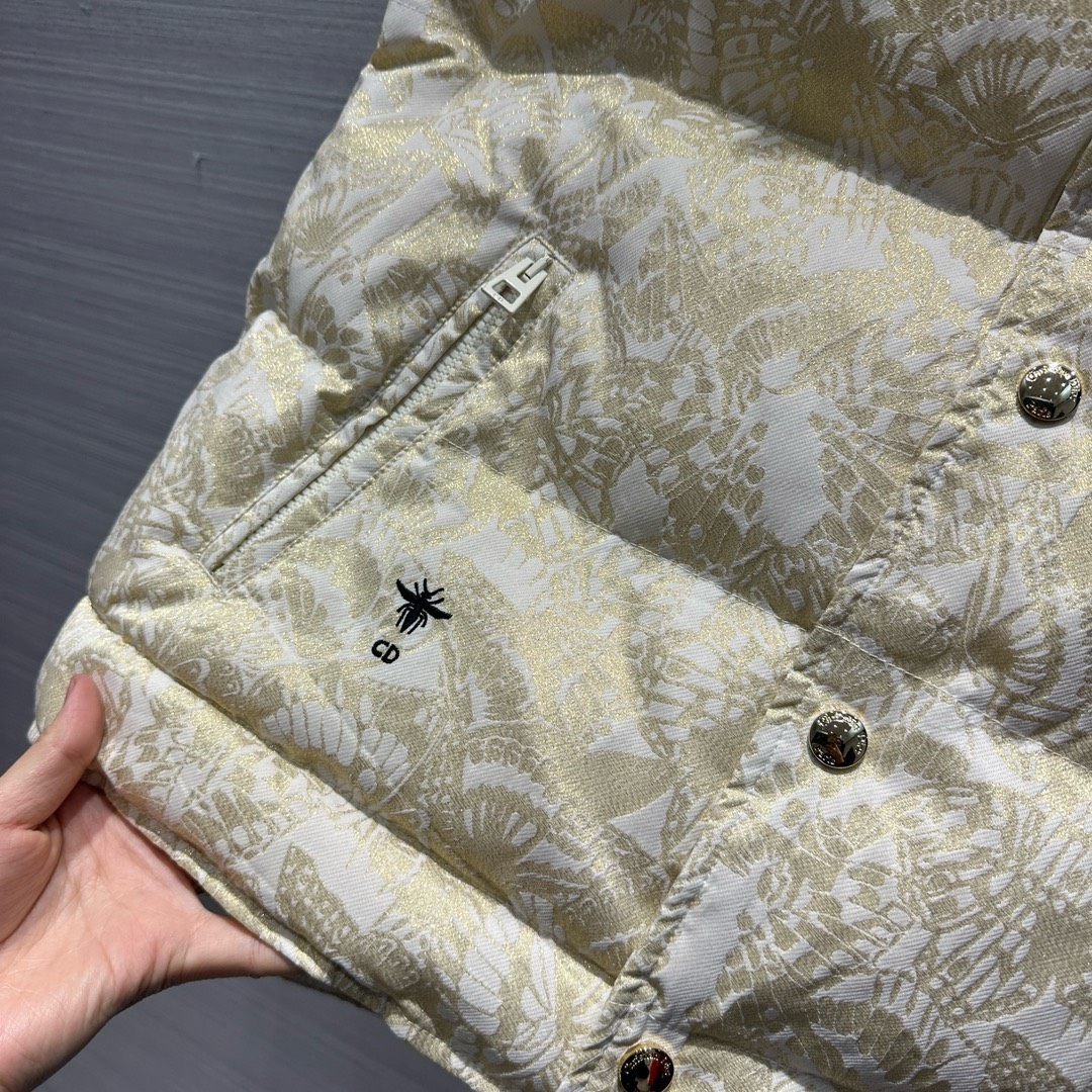 Bagsaaa D10r Alps Puffer Vest White Gold-Tone Allover Butterfly Motif