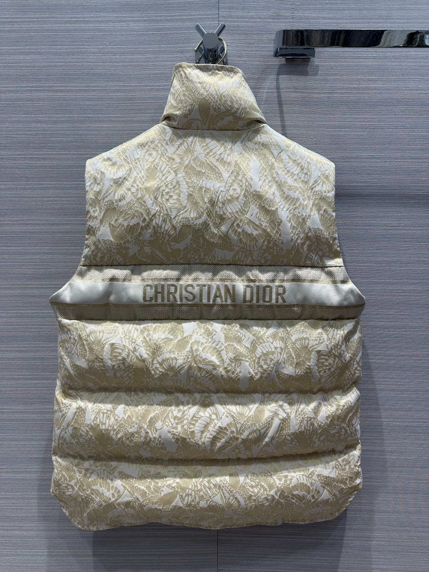 Bagsaaa D10r Alps Puffer Vest White Gold-Tone Allover Butterfly Motif