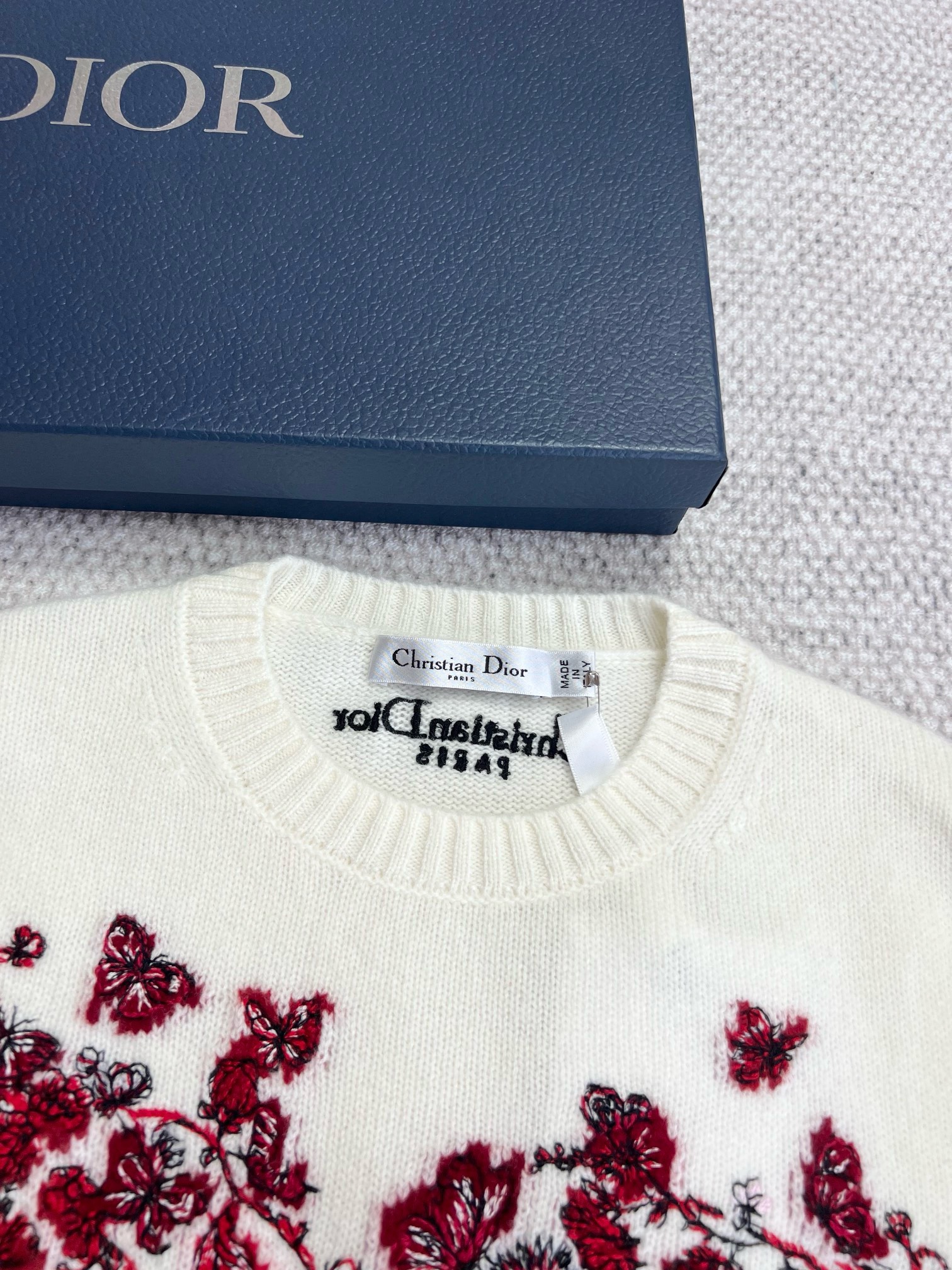 Bagsaaa D10r Embroidered Sweater Ecru and Red Cashmere Knit