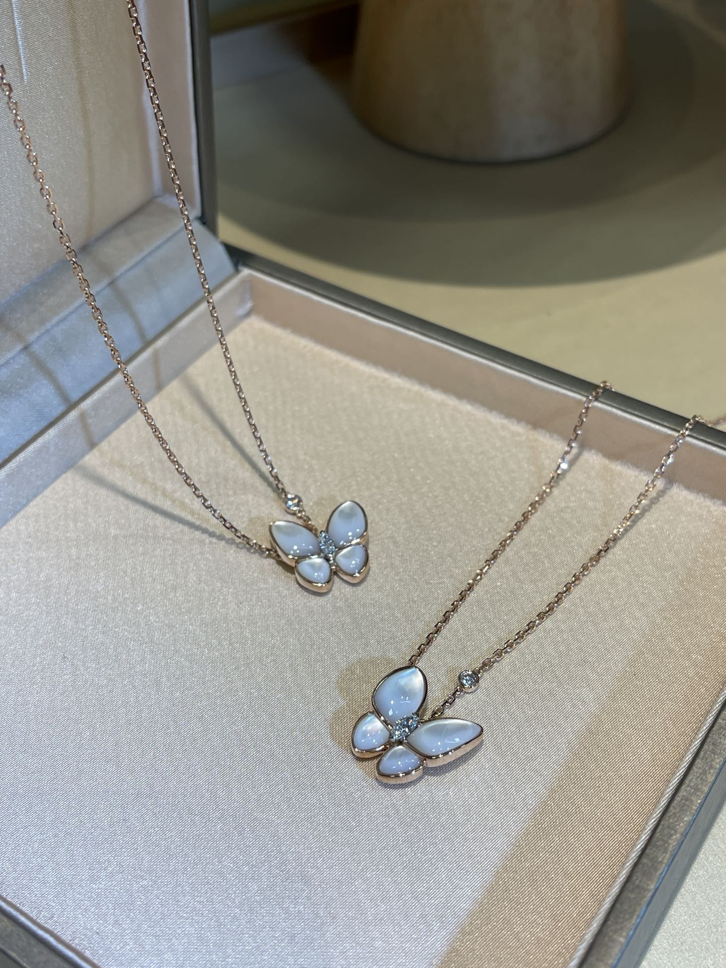 Bagsaaa V*n Cl**f & Arpel Butterfly Neckace