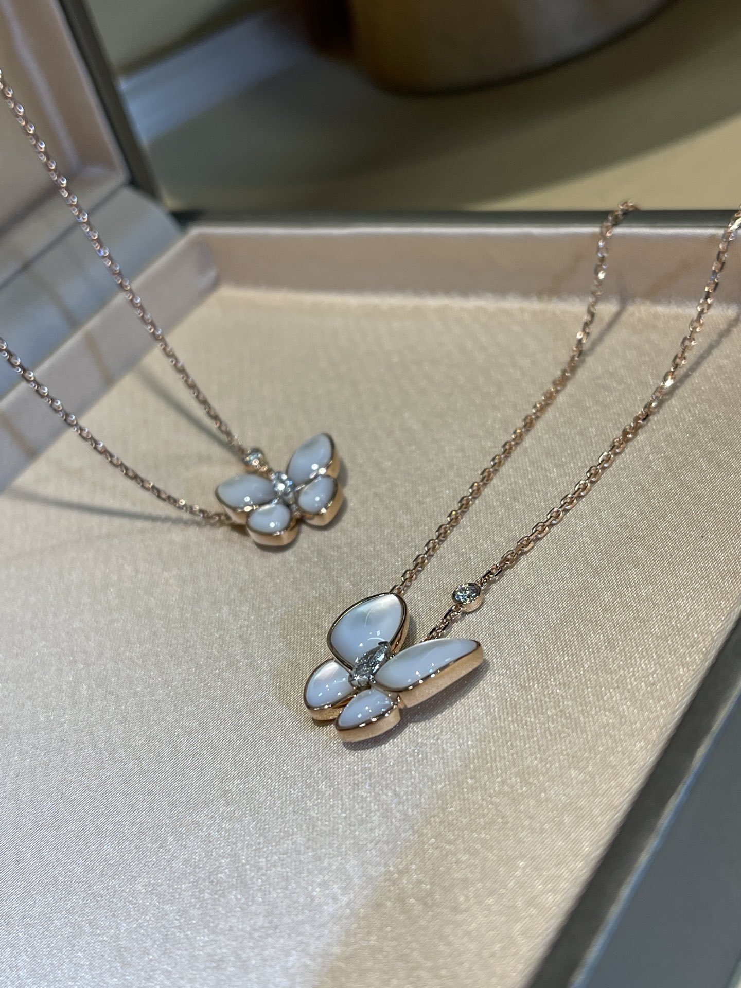 Bagsaaa V*n Cl**f & Arpel Butterfly Neckace