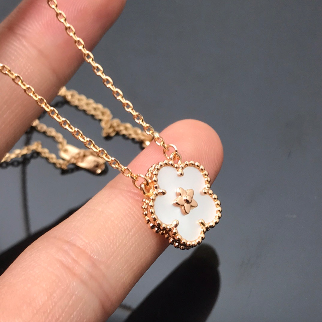 Bagsaaa V*n Cl**f & Arpel Blossom Necklace