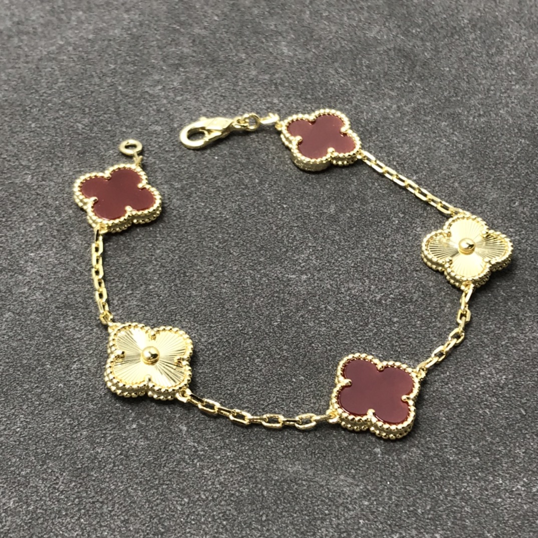 Bagsaaa V*n Cl**f & Arpel Alhambra Bracelet 5 motif with red