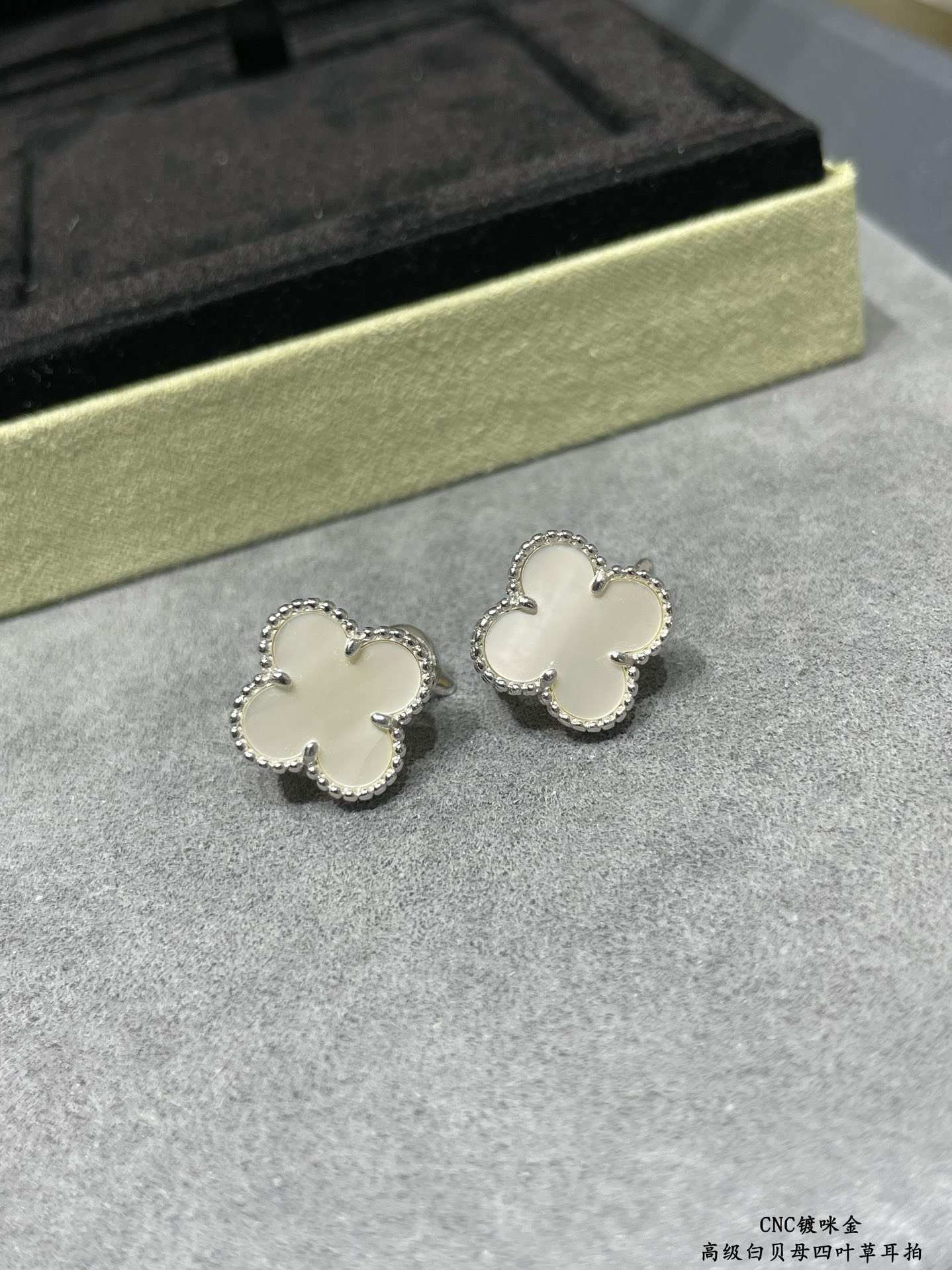Bagsaaa V*n Cl**f & Arpel Floral Earrings