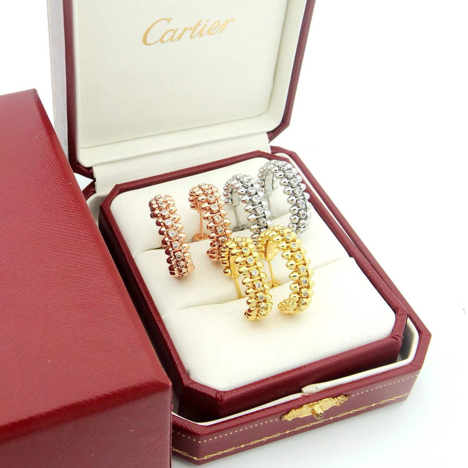Bagsaaa Clash de Ca*t1er Earrings