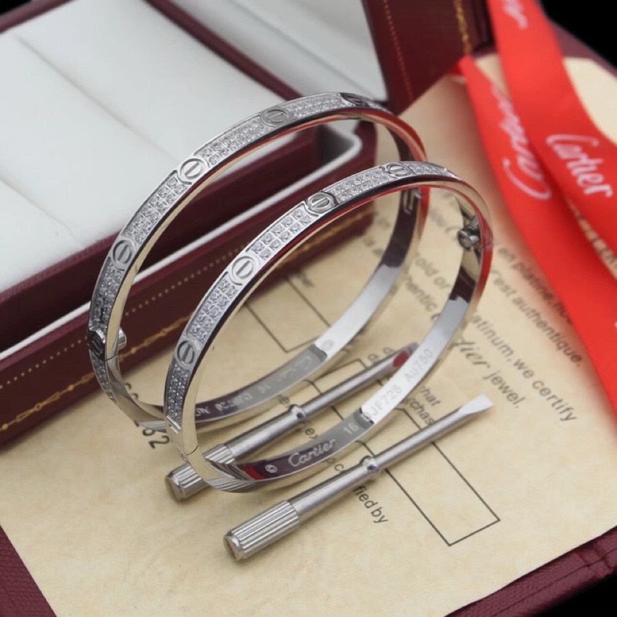 Bagsaaa Ca*t1er Love, D1am0nd Bracelet