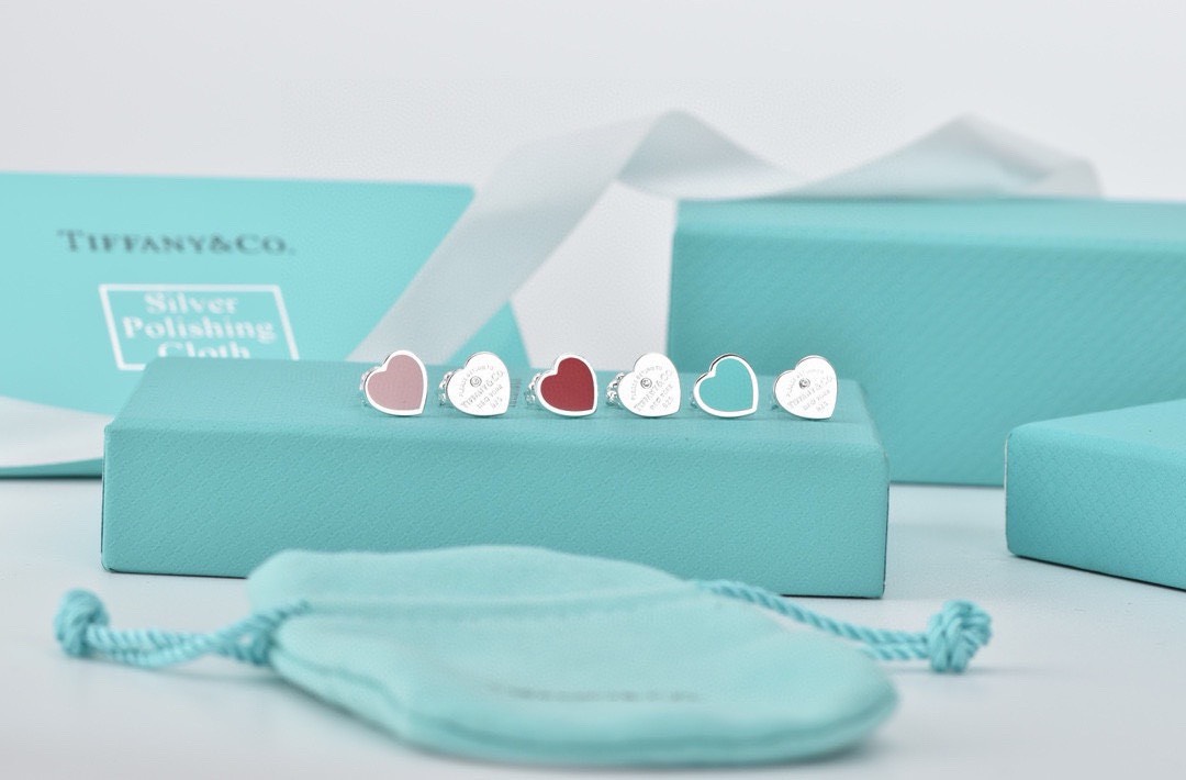 Bagsaaa T*f*ny&CoEnamelHeart Earrings 