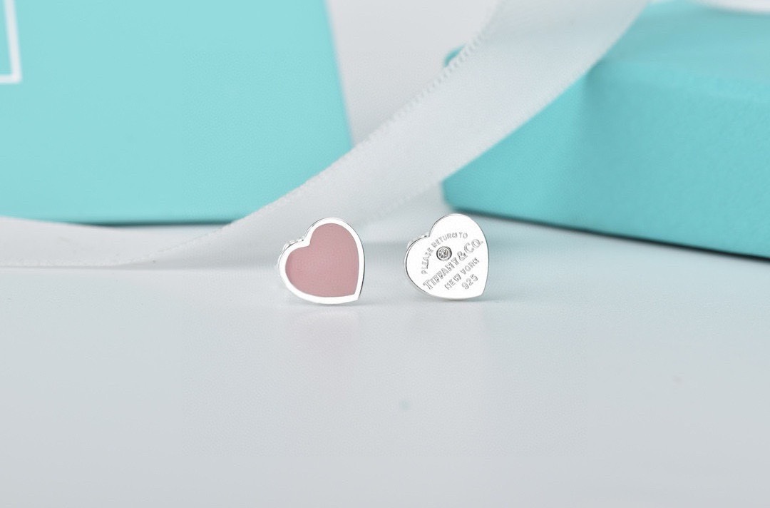 Bagsaaa T*f*ny&CoEnamelHeart Earrings