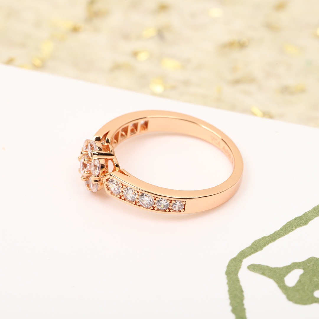 Bagsaaa V*n Cl**f & Arpel Flower D1am0nd Ring