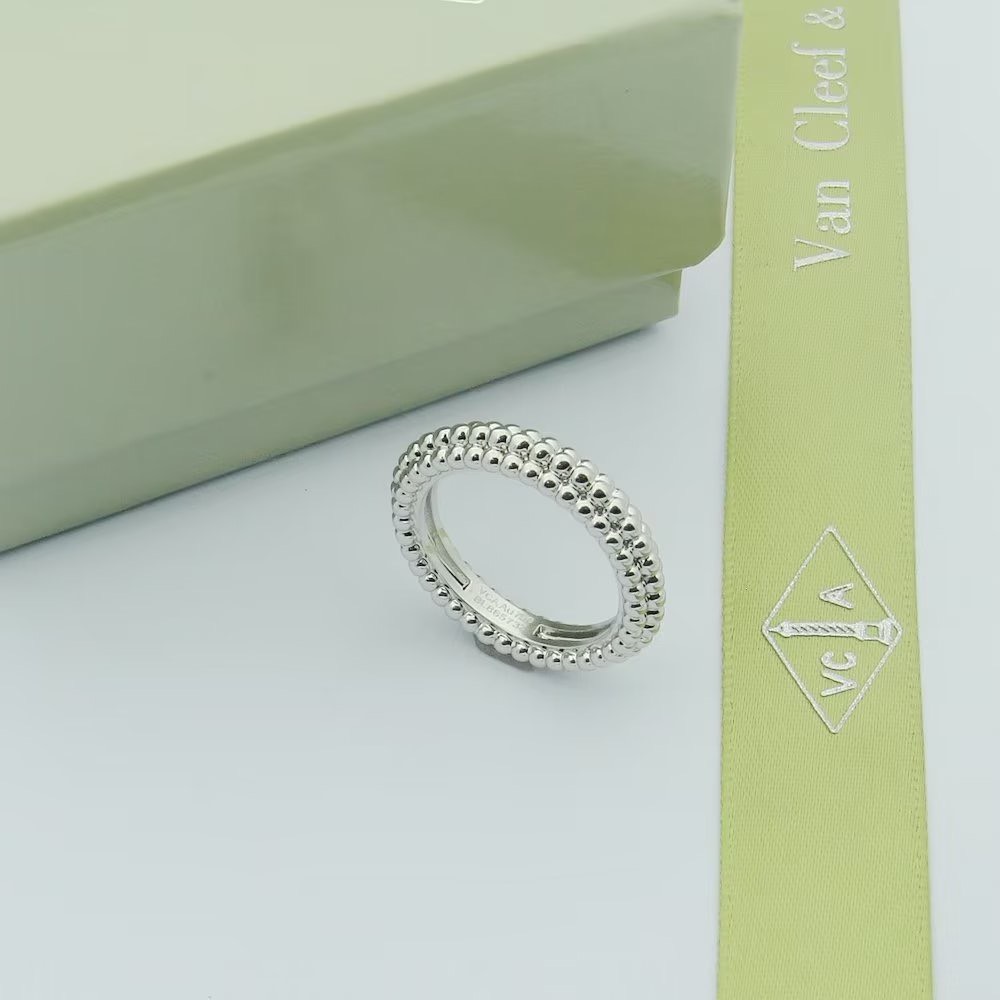 Bagsaaa V*n Cl**f & Arpel Perlee Ring
