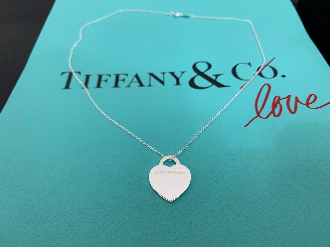 Bagsaaa T*f*ny & Co. Return To Heart Enamel Border Taurus Engraved Silver Necklace 18"