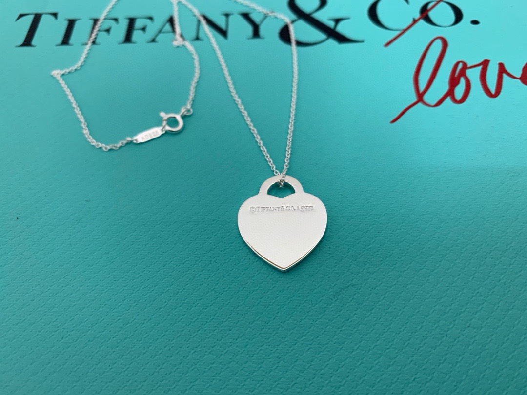 Bagsaaa T*f*ny & Co. Return To Heart Enamel Border Taurus Engraved Silver Necklace 18"