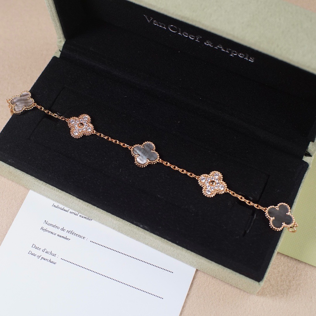 Bagsaaa V*n Cl**f & Arpel Alhambra Grey, D1am0nd Bracelet