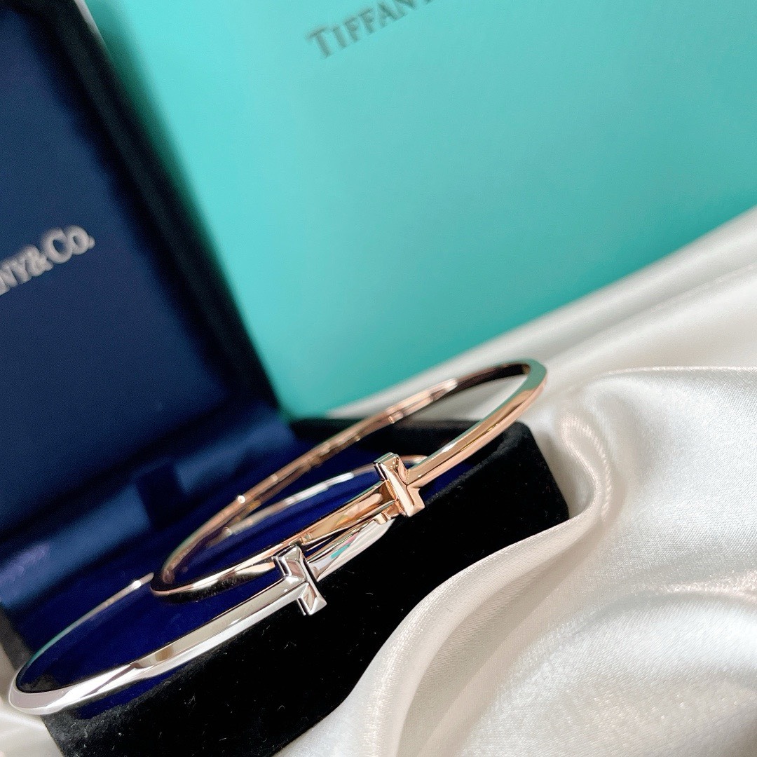 Bagsaaa T*f*ny&Co Narrow Hinged Bangle