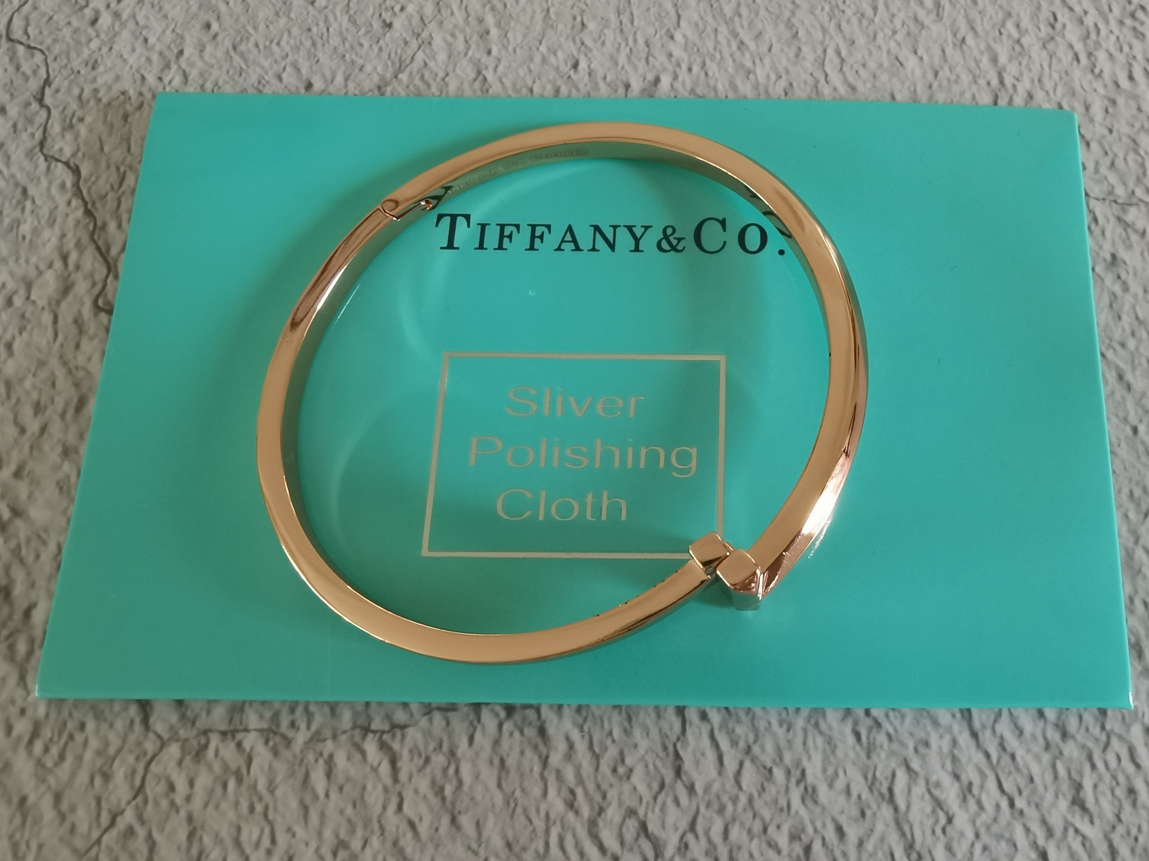 Bagsaaa T*f*ny&Co Hinged Bangle