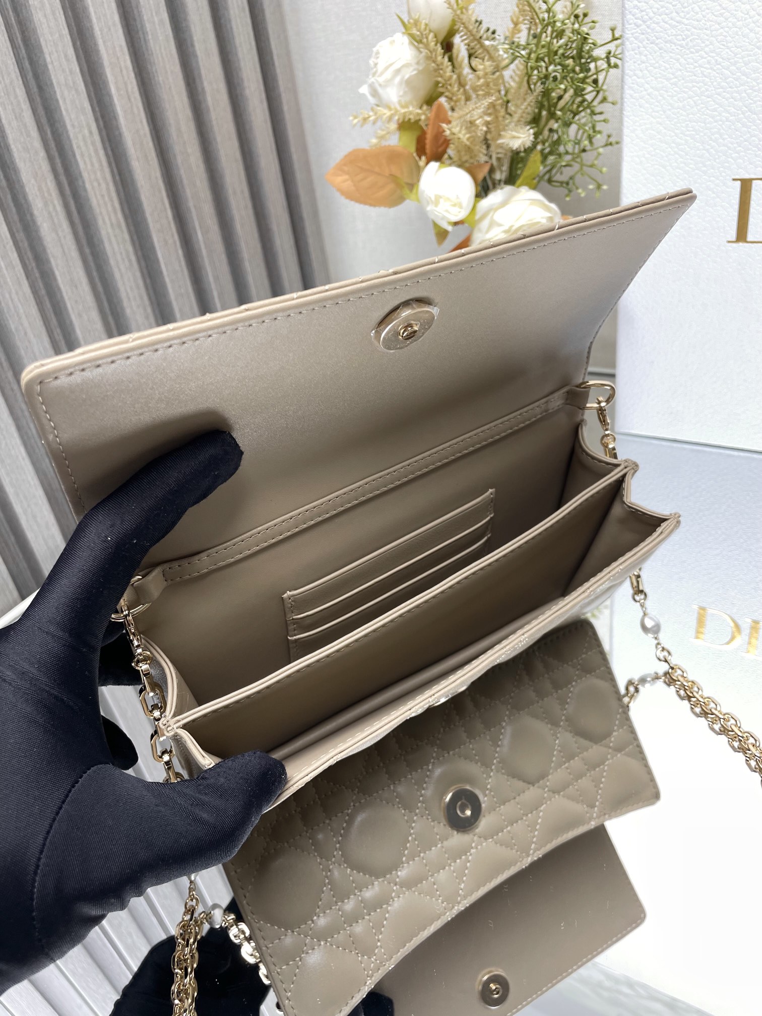Bagsaaa Miss D10r Bag In Beige - 21x11.5x4.5cm