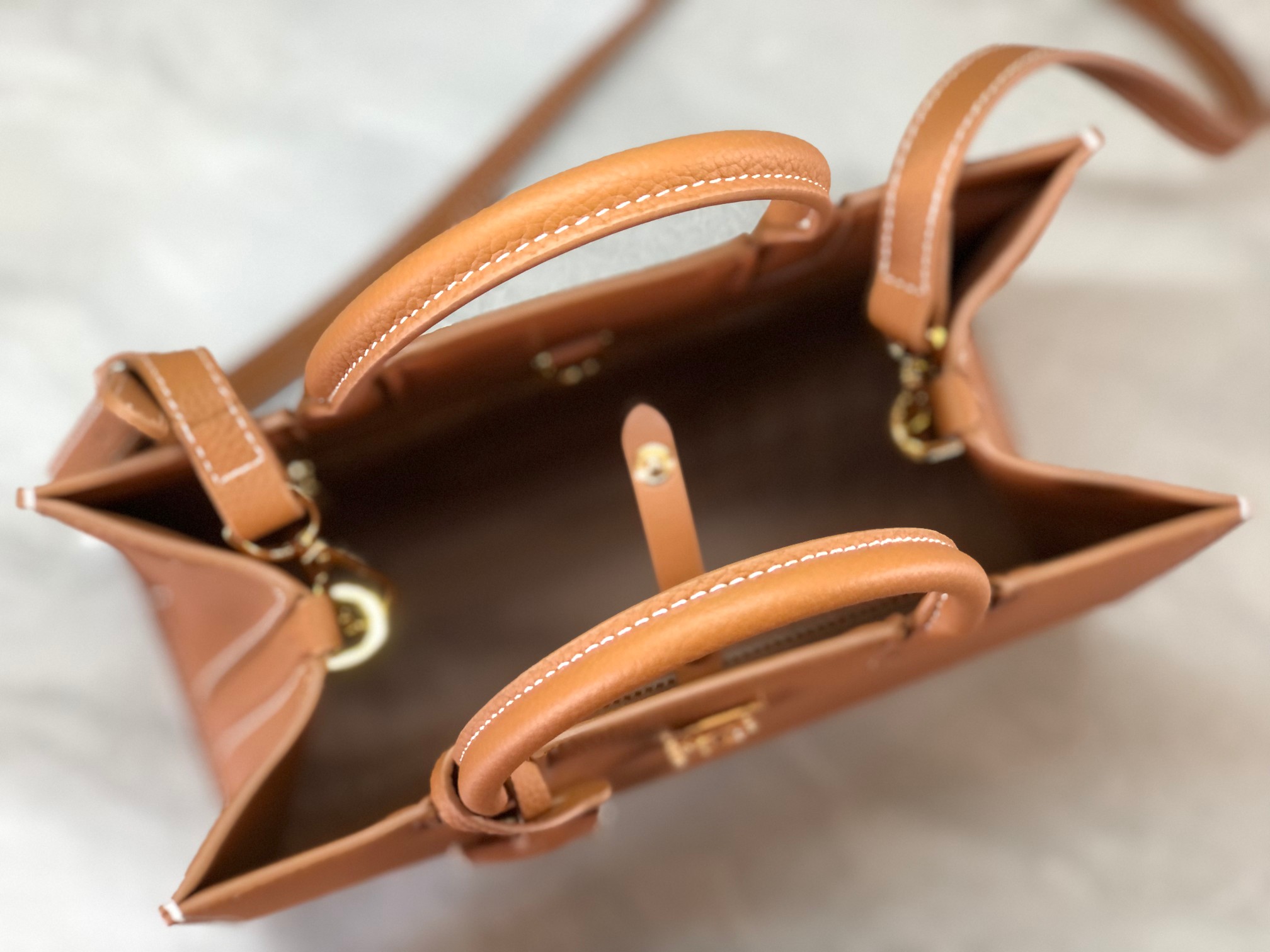Bagsaaa Bv*b*rry Frances Mini Brown Bag - 27*11*20cm