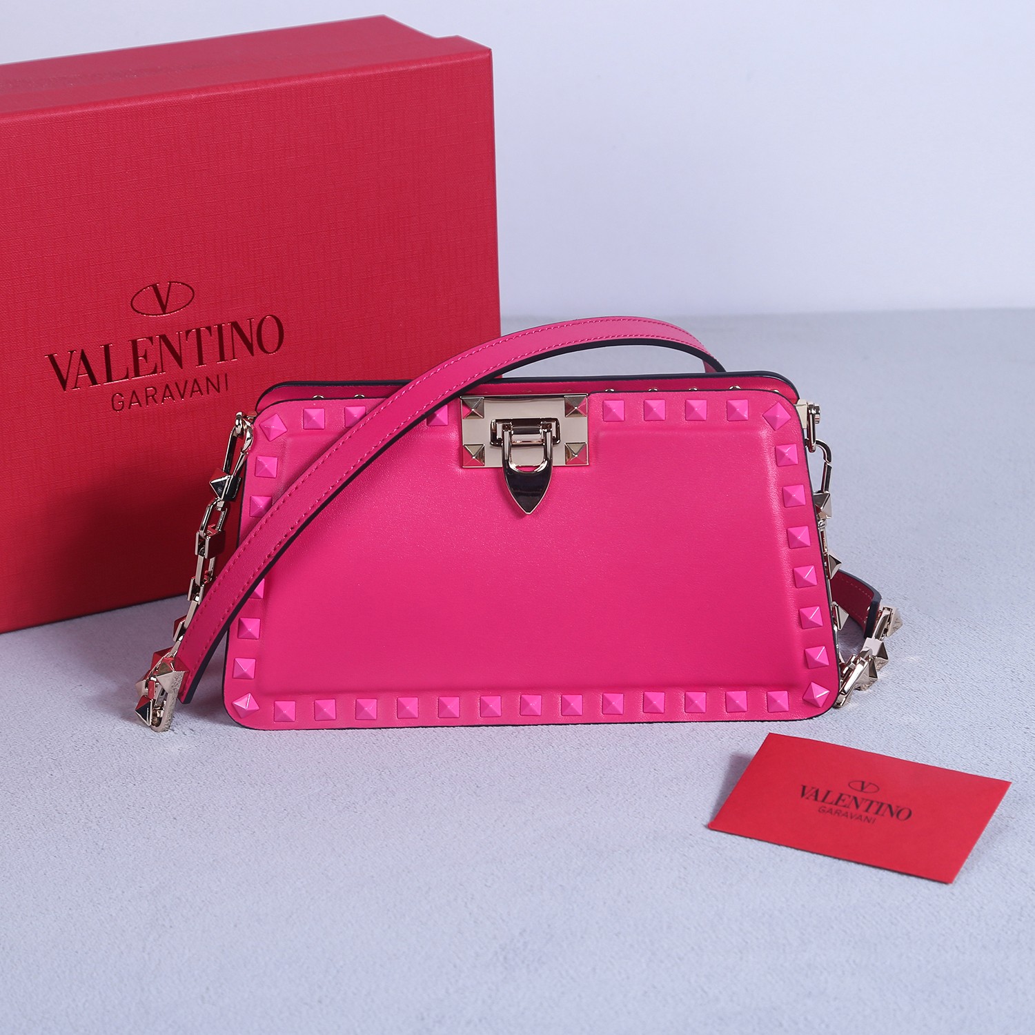 Bagsaaa Va1e*ntin0 Garavani Rockstud bag in calfskin pink - 21*12*6cm