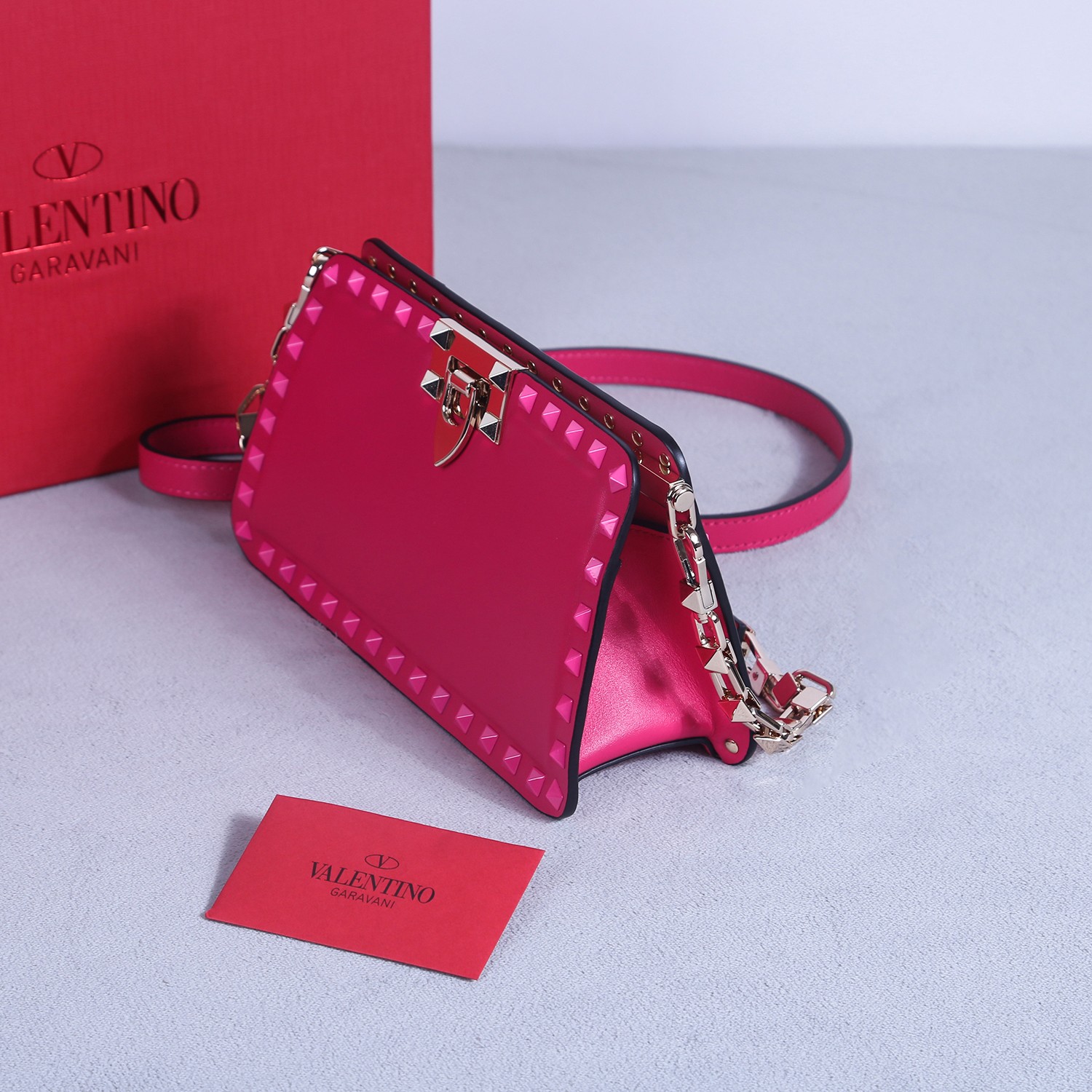 Bagsaaa Va1e*ntin0 Garavani Rockstud bag in calfskin pink - 21*12*6cm