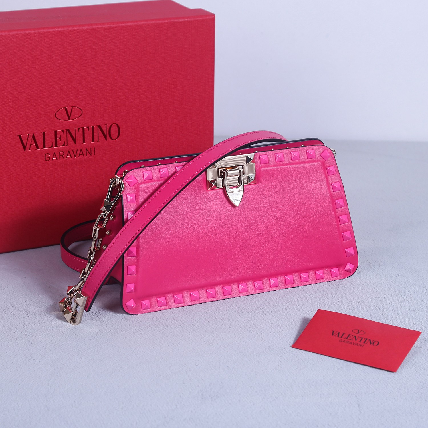 Bagsaaa Va1e*ntin0 Garavani Rockstud bag in calfskin pink - 21*12*6cm