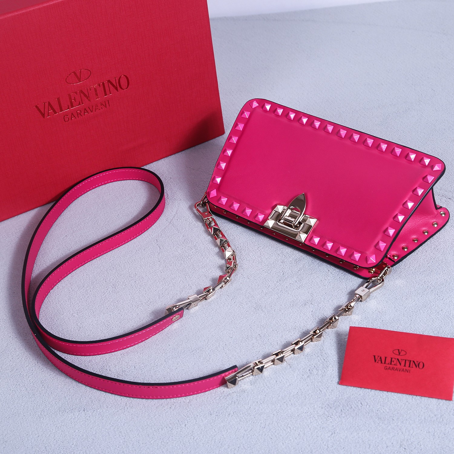Bagsaaa Va1e*ntin0 Garavani Rockstud bag in calfskin pink - 21*12*6cm