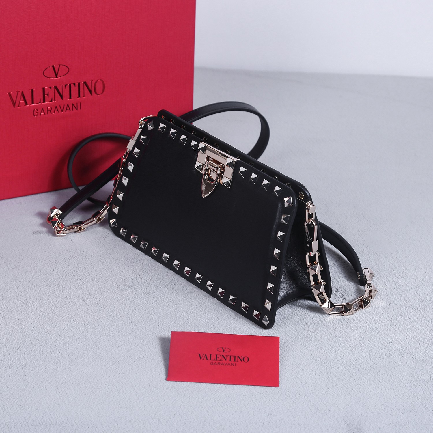 Bagsaaa Va1e*ntin0 Garavani Rockstud bag in calfskin black - 21*12*6cm