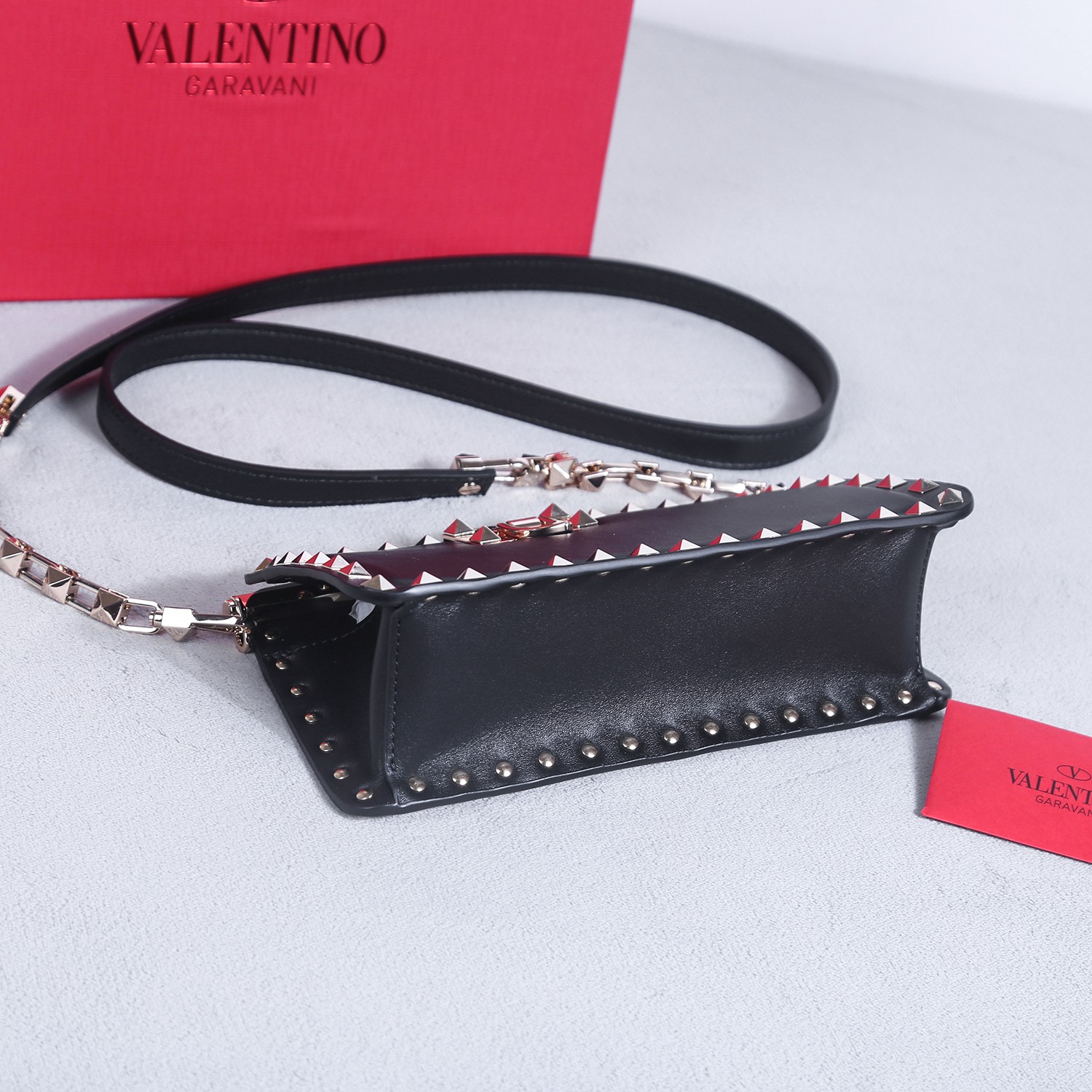 Bagsaaa Va1e*ntin0 Garavani Rockstud bag in calfskin black - 21*12*6cm