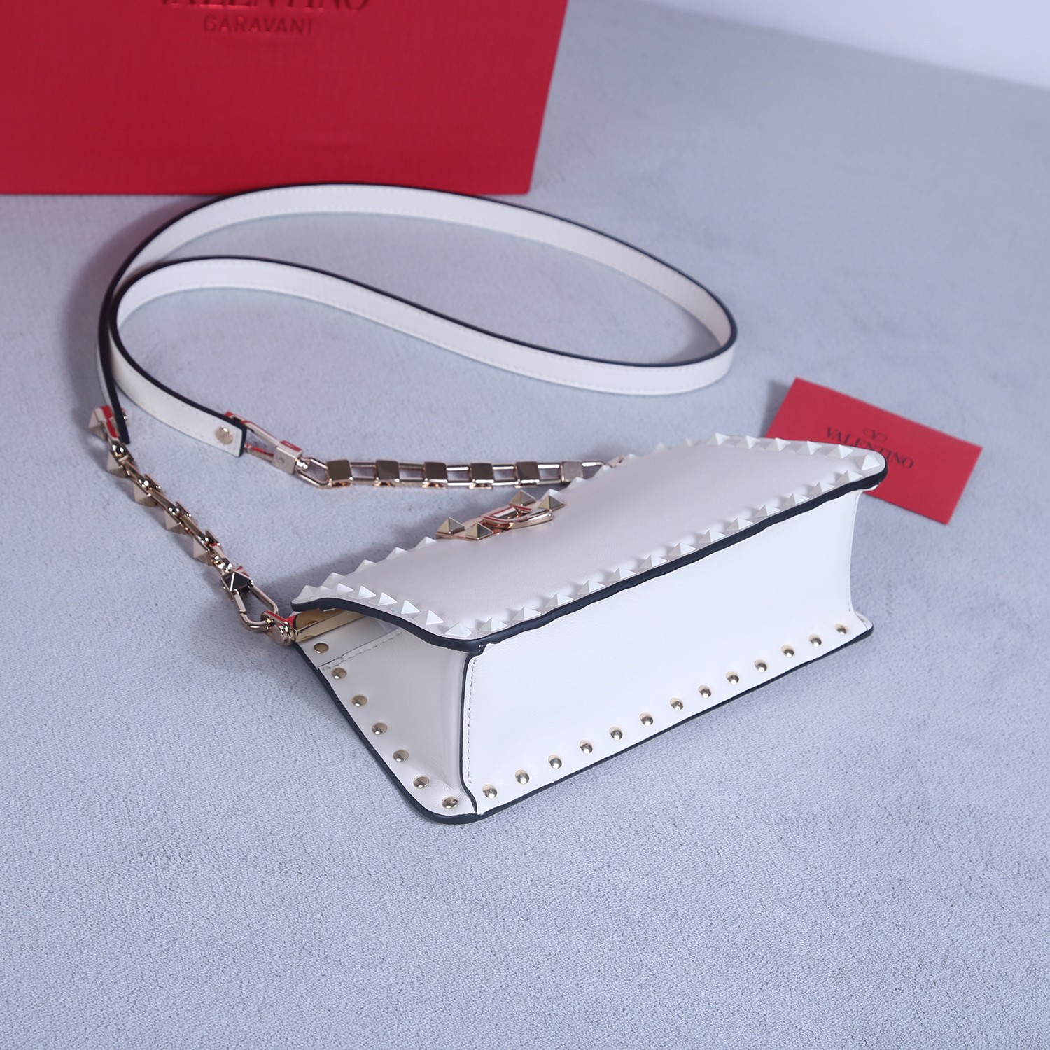 Bagsaaa Va1e*ntin0 Garavani Rockstud bag in calfskin white - 21*12*6cm