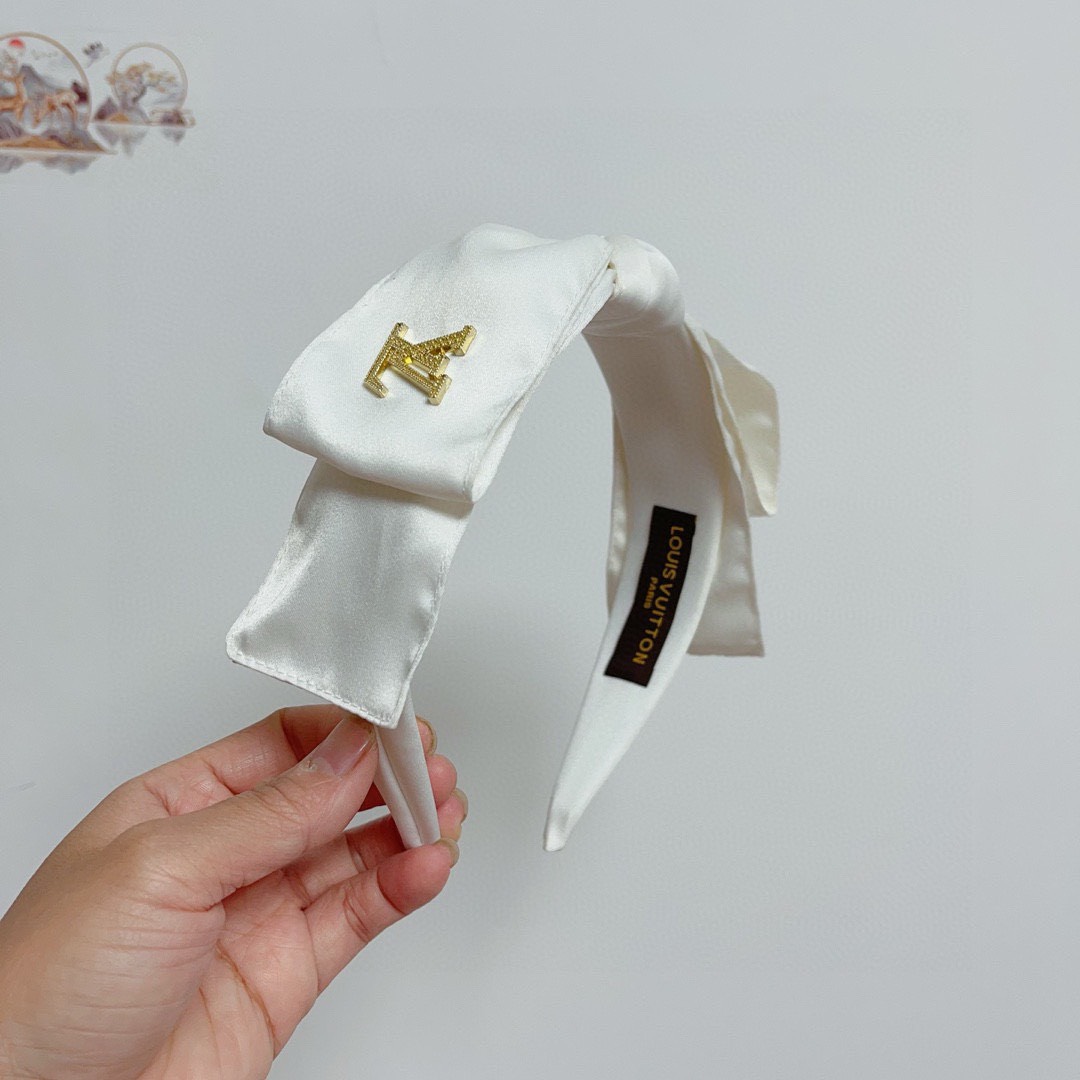 Bagsaaa L0vis Vvtt0n White Headband, D1am0nd Logo