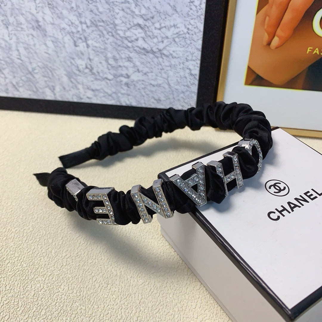 Bagsaaa Ch**el Black Crystal Headband