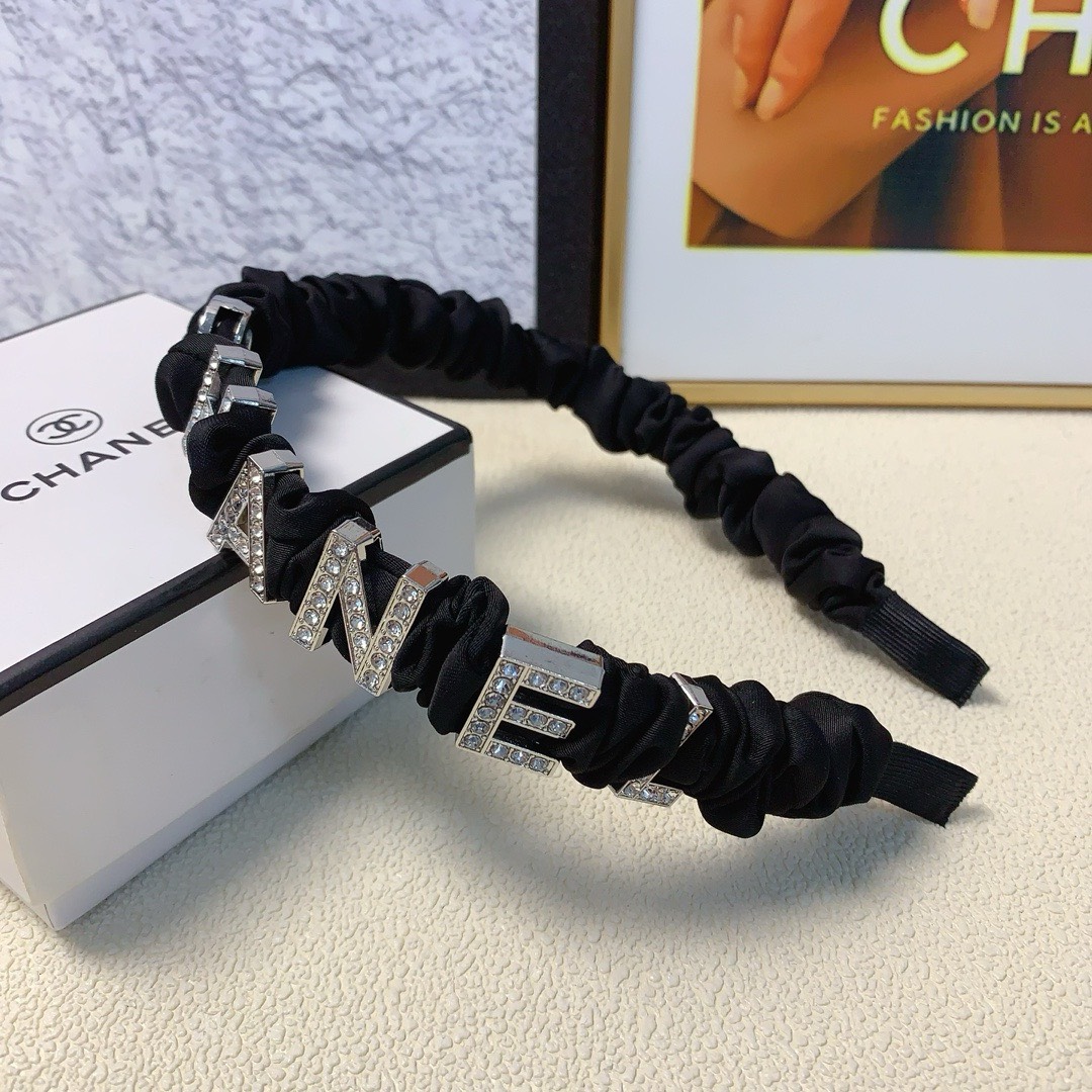 Bagsaaa Ch**el Black Crystal Headband
