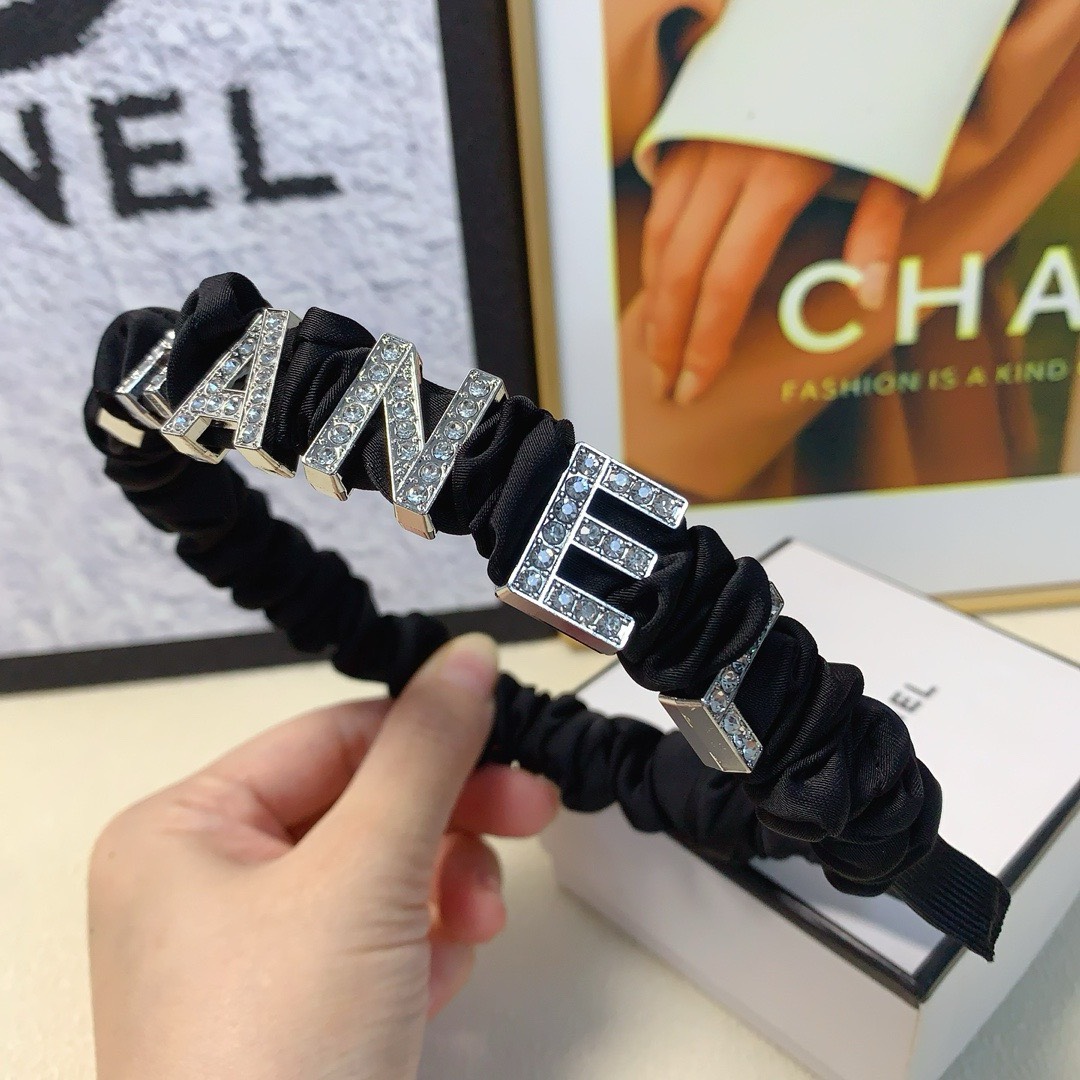 Bagsaaa Ch**el Black Crystal Headband