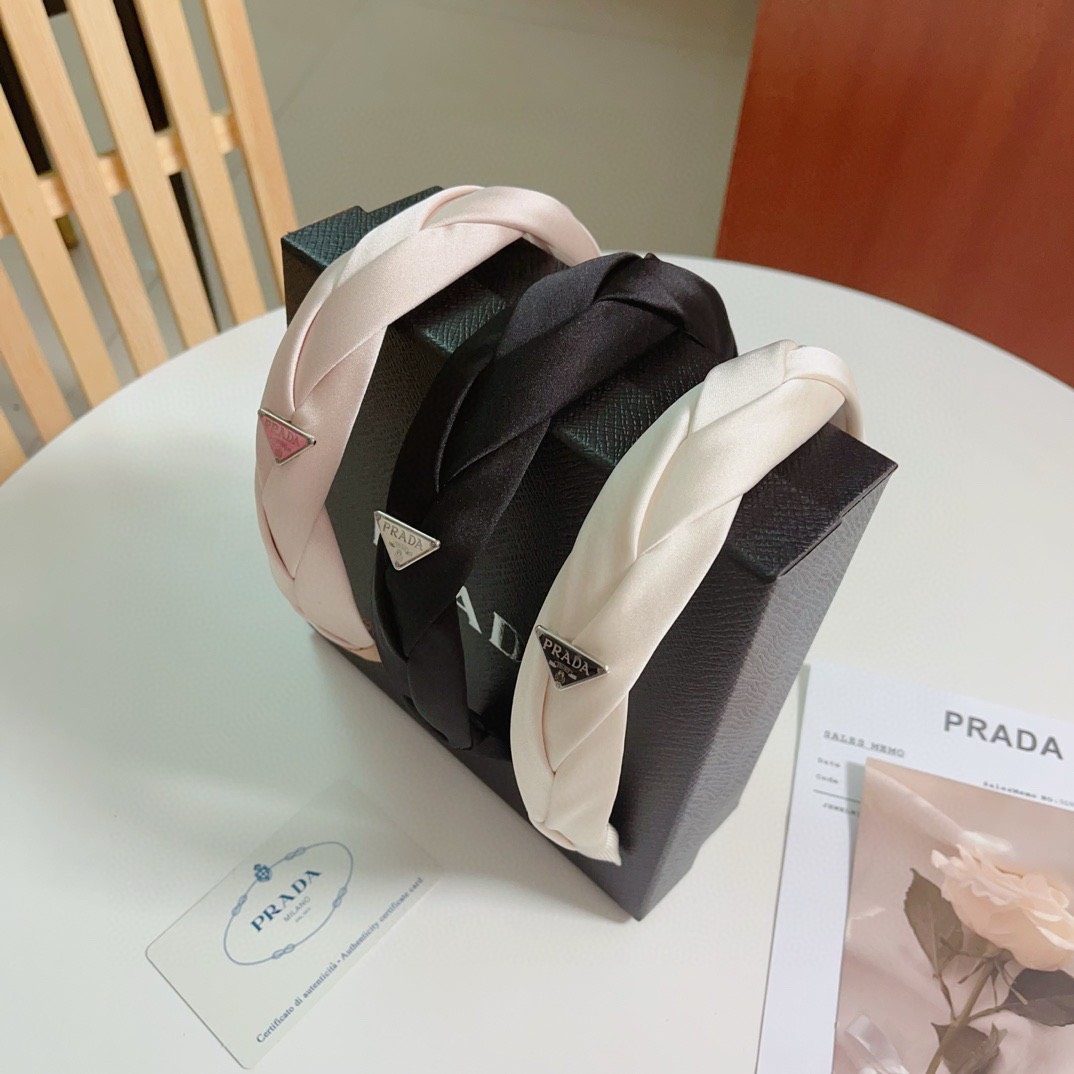 Bagsaaa Pra*a Satin Headband