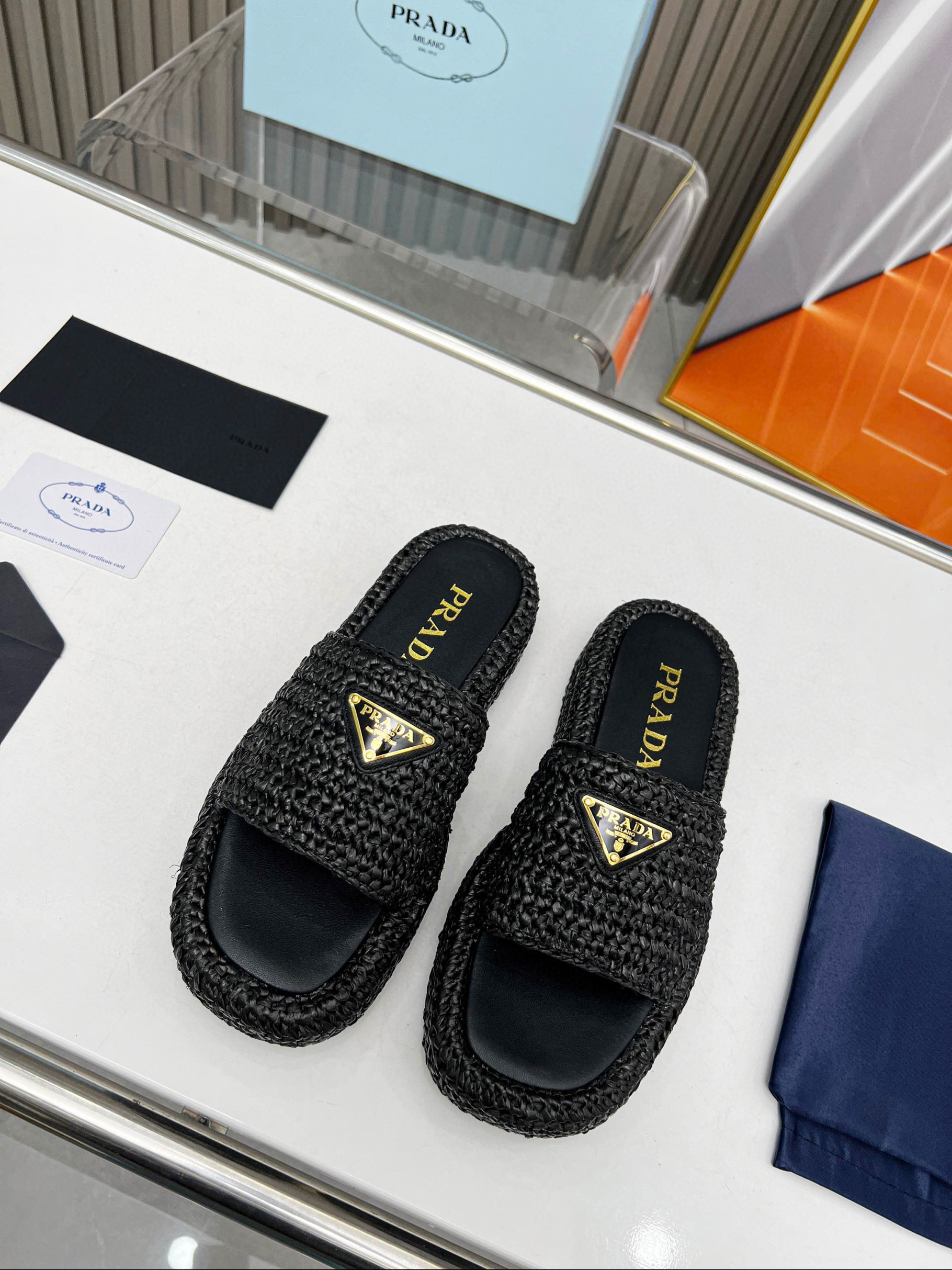 Bagsaaa Pra*a woven flatform sandals black