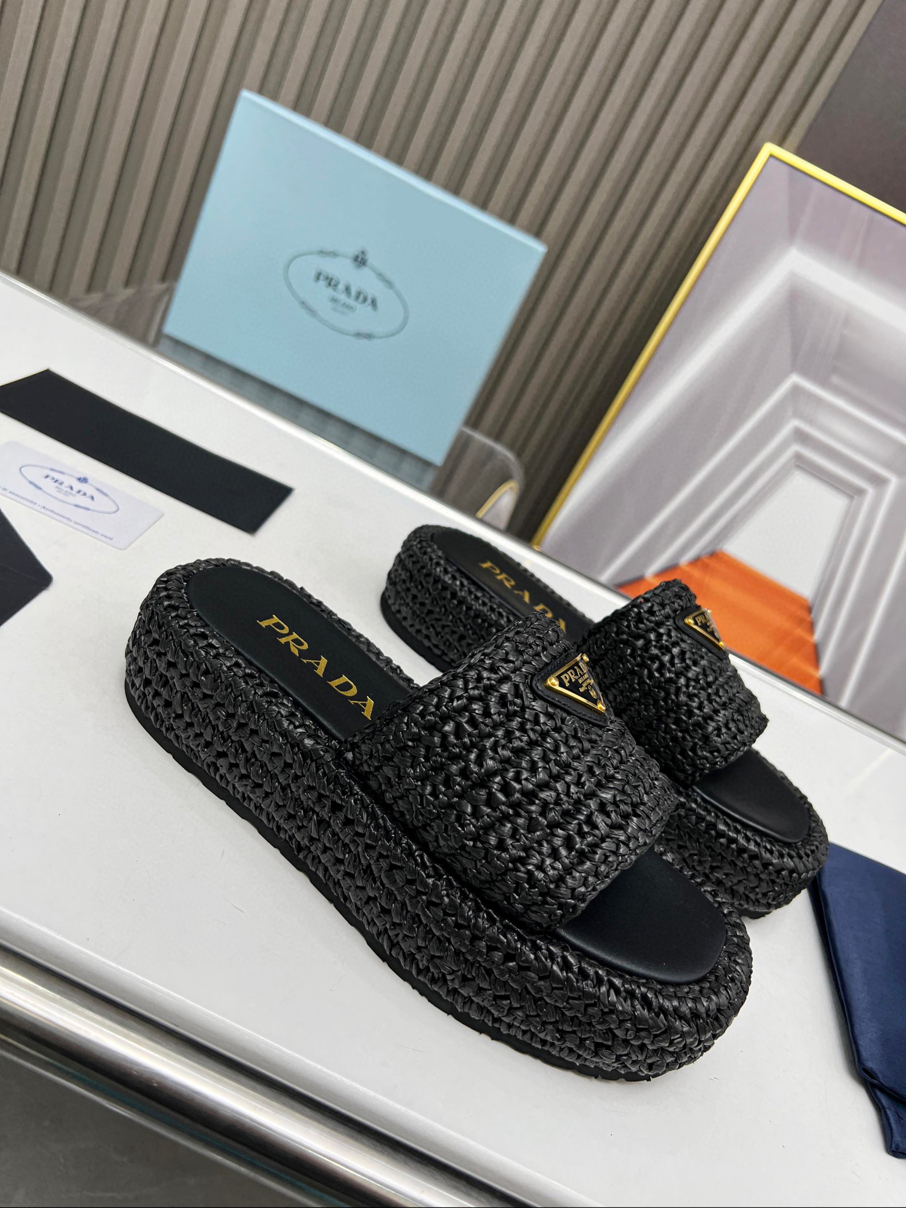 Bagsaaa Pra*a woven flatform sandals black