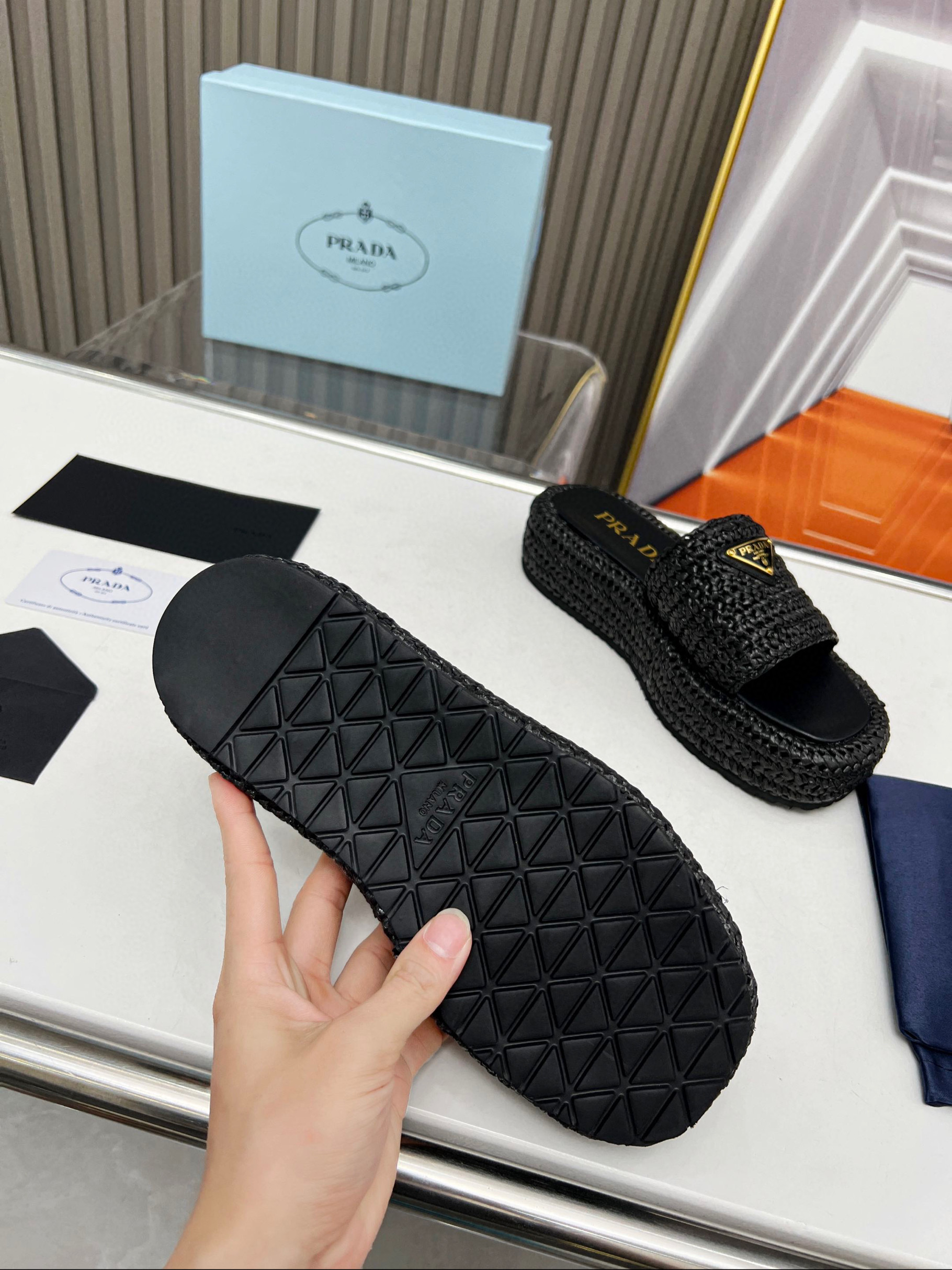 Bagsaaa Pra*a woven flatform sandals black