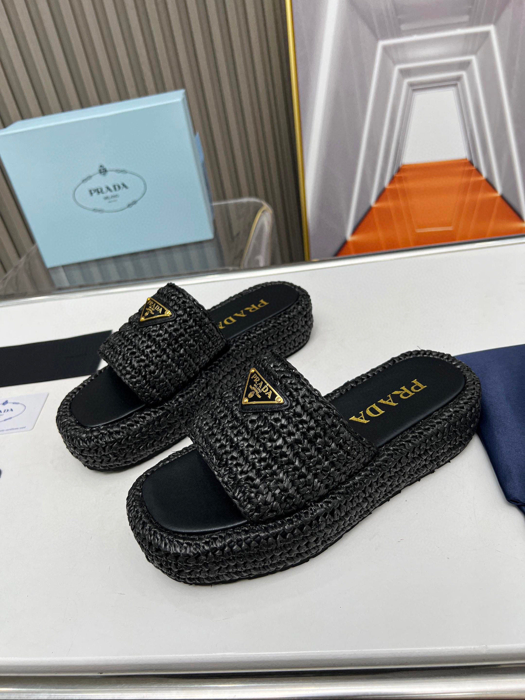 Bagsaaa Pra*a woven flatform sandals black