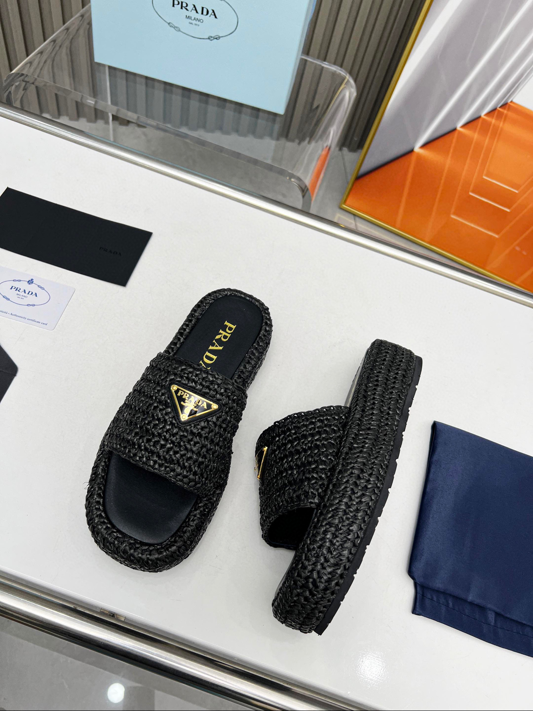 Bagsaaa Pra*a woven flatform sandals black