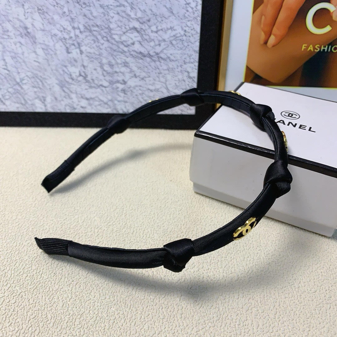 Bagsaaa Ch**el Black knot Headband
