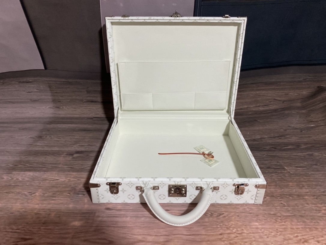 Bagsaaa L0vis Vvtt0n Bisten 50 - 51 x 40 x 18.5 cm
